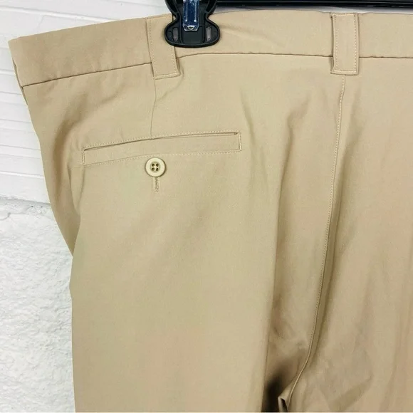 ROUNDTREE & YORKE PERFORMANCE tan khaki men’s shorts size 42 - Picture 8 of 8